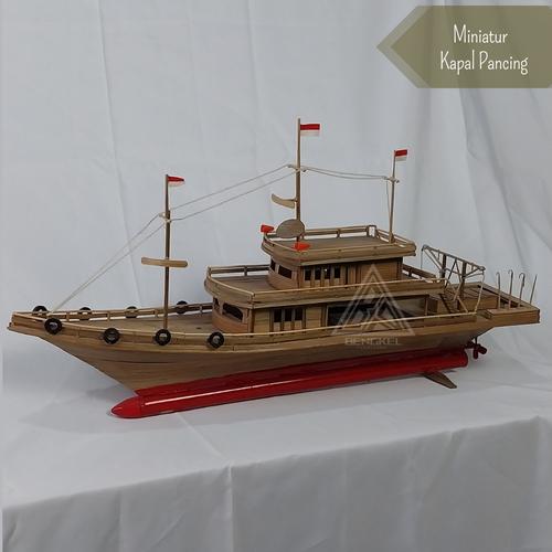 Jual Miniatur Kapal / Miniatur kapal layar / Miniatur Kapal Bambu
