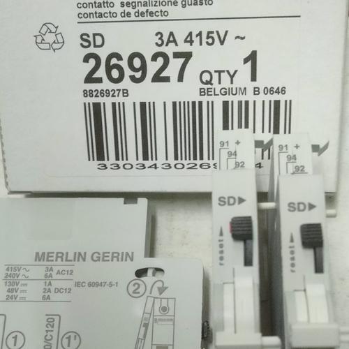Contact Auxiliaire De Défaut Schneider 26927 - Pour Signalisation Défaut, 3A 415V AC, Marque Merlin Gerin