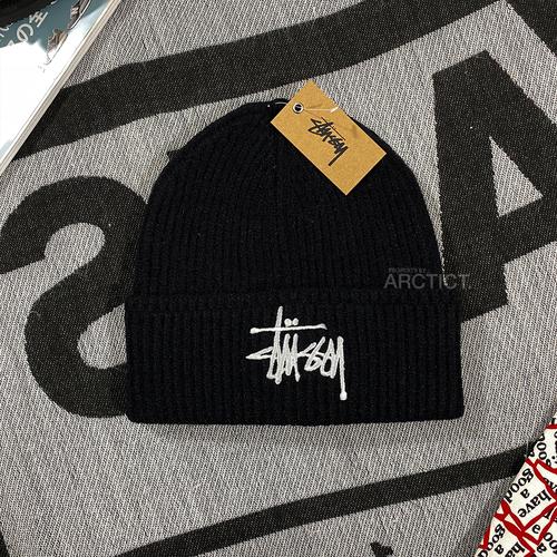 STUSSY BASIC CUFF BIG LOGO BEANIE HAT BLACK KUPLUK STUSSY di  Arcticstoreid Tokopedia