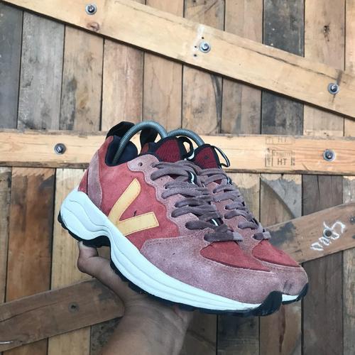 Jual VEJA Venturi sneakers shoes Kota Makassar - Main Image