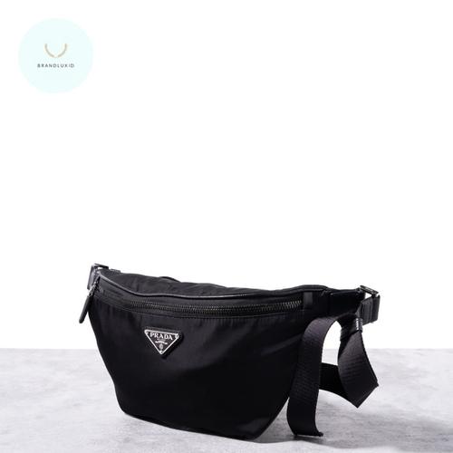 Prada Triangle logo belt bag re-nylon and saffiano leather Black di  Brandluxid Tokopedia