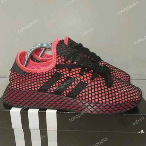 deerupt black red