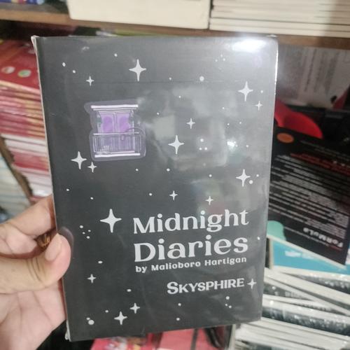 Jual Buku midnight diaries by malioboro hartigan ( skisphire ...
