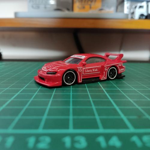 Jual Hot Wheels LBWK S15 Red Edition Custom Loose - Kab. Tulungagung ...