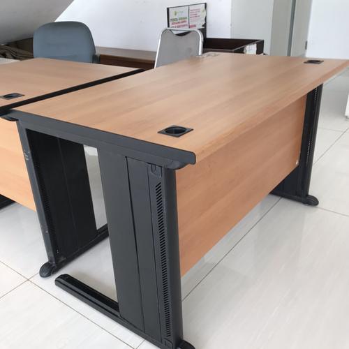Jual Meja kantor HIGH POINT FIVE HOD 5058, Ukuran 160X75 cm Kaki besi