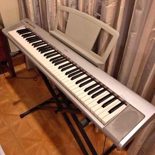 Jual Piano Digital Yamaha NP30.Portable Grand.76 tuts.Hitam kondisi bgs