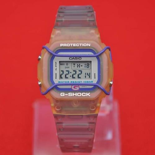 CASIO G-SHOCK baby-g 激レア箱入り dw-520 カシオの「オモシロ時計」物語 Vol.5：女性向け耐衝撃ウオッチの