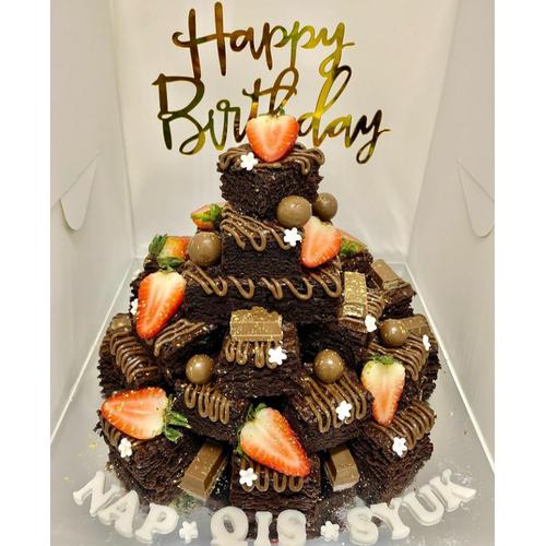 Jual Kue Ulang Tahun / Birthday Cake / Brownies Tower / Fudgy Brownies