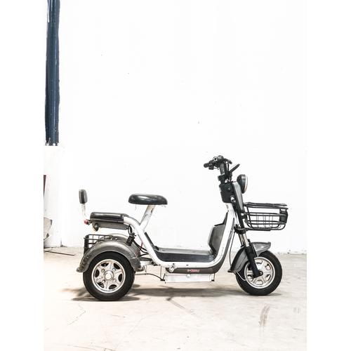 Jual sepeda listrik roda 3 bekas dengan baterai Kota Tangerang