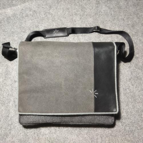 Jual Tas Sling bag Laptop Case Logic Orii Suede Jakarta Utara north