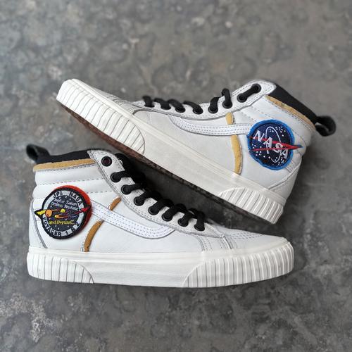 Jual Vans MTE DX Sk8 High x NASA (Space Voyager) True White Kota