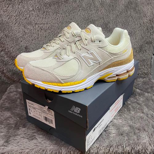 Promo New Balance 2002R Beige Yellow M2002RFU 42 di Arcasgoodstuff  Tokopedia