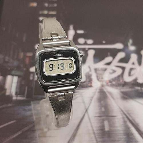 Jam tangan wanita Rate Vintage seiko ladies digital watch L221 5070 di  Tokopedia