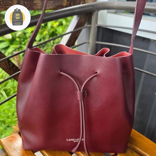 Tas Selempang Dumpling Bag Bucket Bag Lancaster Itali Maroon Red Sling  Crossbody di Thirtythirty Tokopedia