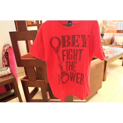 Jual OBEY t-shirt size Medium - Kota 