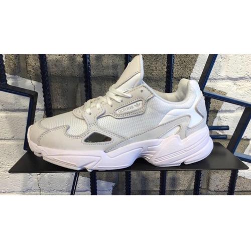 adidas falcon 9