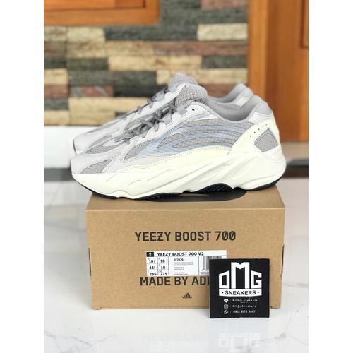 yeezy 500 v2 static