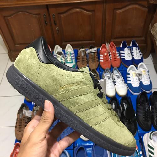 newton heath adidas originals