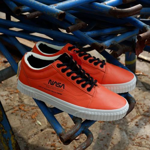 vans old skool space