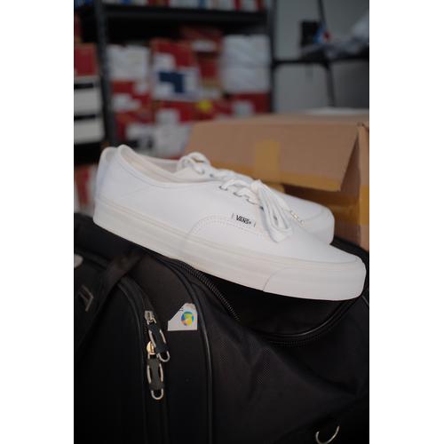 vans authentic alyx