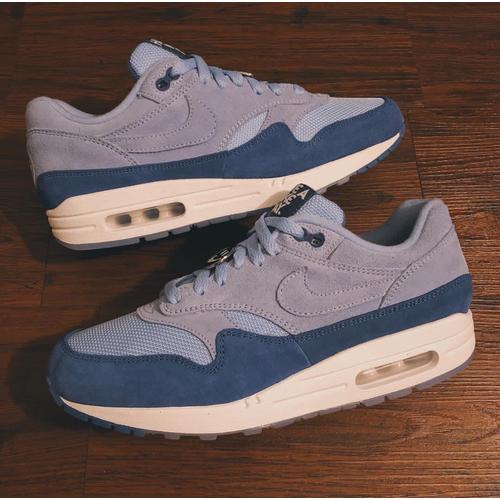 have a nike day air max 1 indigo storm
