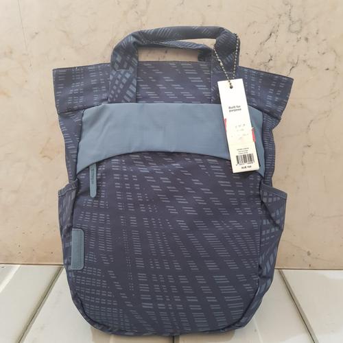 crumpler art crowd backpack
