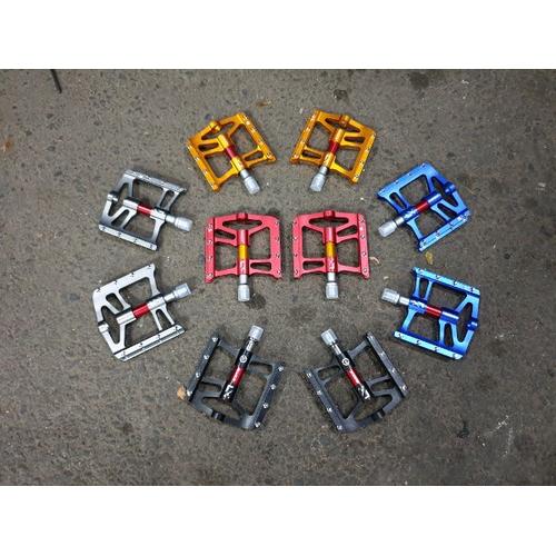 Gambar Pedal Raze Bearing Flat Paku Lebar Ringan 300 Gram dari Majuroyal Kota Tangerang Tokopedia