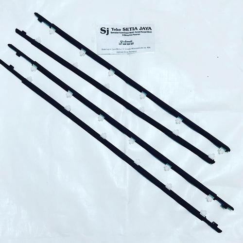 Foto Produk Pelipit kaca avanza xenia old dari Setia Jaya Rubber