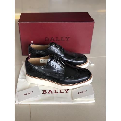 bally wingtip shoes