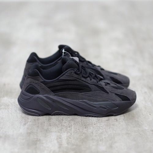 yeezy vanta v2 700