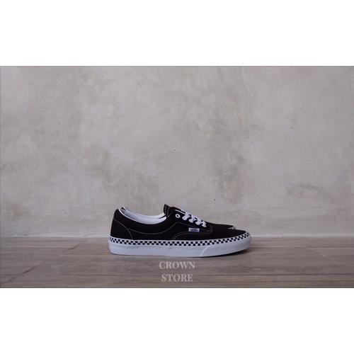 vans black foxing