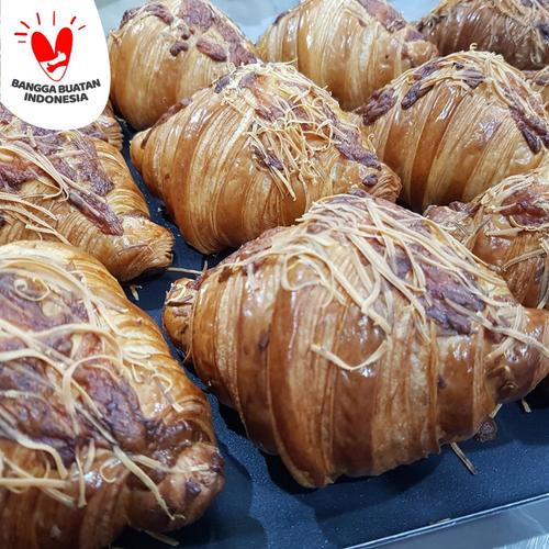 Foto Produk Don Bakeshop Croissant - Triple Cheese Croissant dari Don Bakeshop