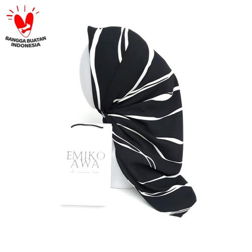 Foto Produk Jilbab Segiempat Motif HarukaBlack / Emikoawa / Wolfis /Woolpeach - Green dari emikoawa