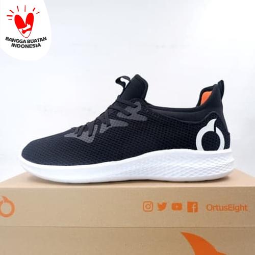Foto Produk Sepatu Lari/Running Ortuseight Phyton Black White 11030076 Ori dari KING OF DRIBBLE