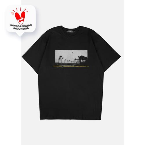 Foto Produk Wellborn News Black T-Shirt - S dari WELLBORN