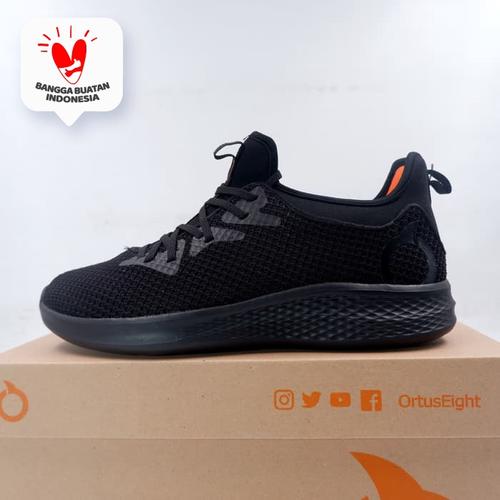 Foto Produk Sepatu Lari/Running Ortuseight Phyton All Black 11030077 Original BNIB dari KING OF DRIBBLE