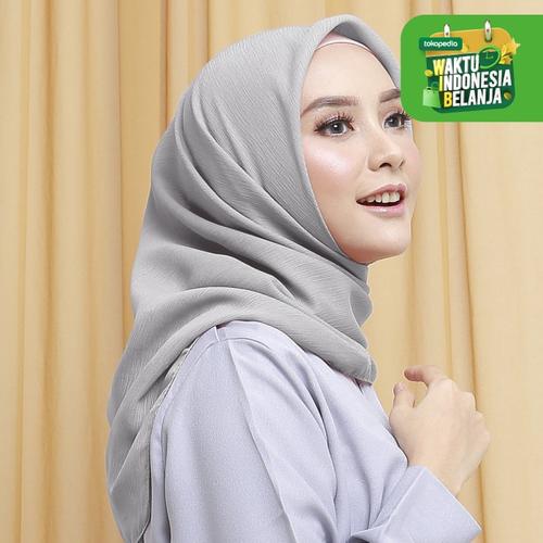 Foto Produk Wulfi Hijab Segiempat 110cm Cornskin Lilit Cloud Grey dari Wulfi
