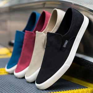 sepatu slip on
