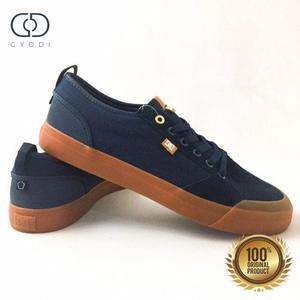 sepatu dc skate
