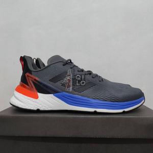 tali sepatu yeezy