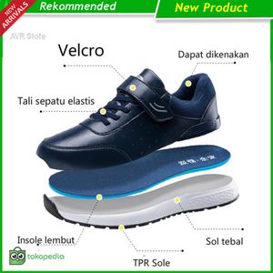 lightweight waterproof sneakers