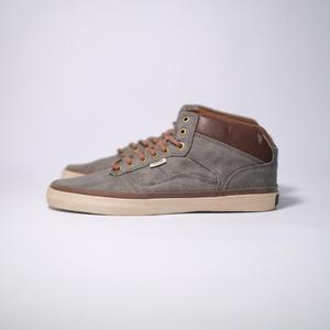 vans color brown