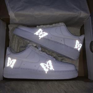 butterfly reflective af1
