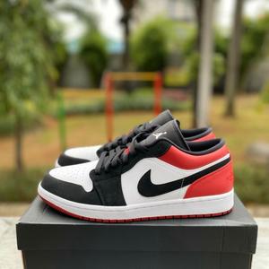 aj1 low black toe