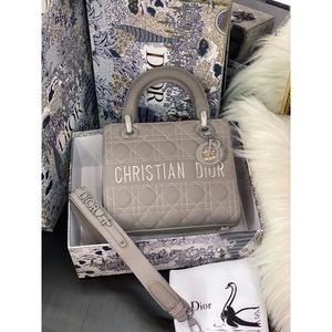 Jual Tas Wanita xxx LADY DR MATTE BORDIR - Jakarta Utara - Etc ...