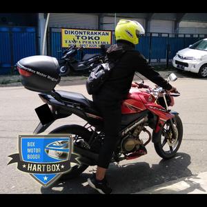 Jual Hot Box Motor Kmi 301 Hitam Untuk Touring Masuk Jas Hujan Helm Tas -  Jakarta Barat - Dewa Grosiran | Tokopedia