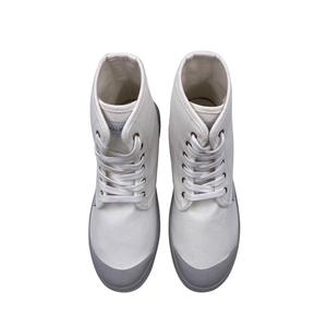 grey men sneakers