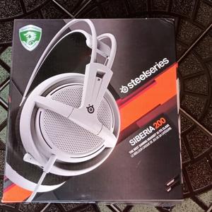 white headset gaming 