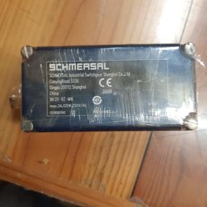 Interruttore Di Finecorsa SCHMERSAL ML441-11Y-T-M20 – Nuovo In Scatola Con Spedizione Gratuita