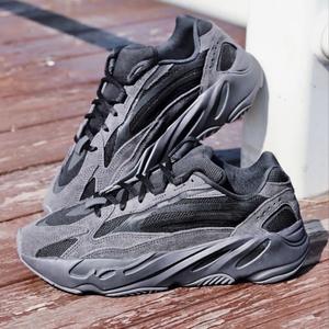 Jual YEEZY BOOST 700 V2 VANTA 39 Kota Tangerang Sneakerhub